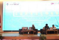Cen Sui Lan Anggota Komisi V DPR RI Fraksi Golkar Dapil Kepri memberikan pengarahan dalam sarasehan penguatan BUMDes di depan 1.000 peserta, pada peringatan Hari BUMDes nasional tahun 2023 di Bintan Agro Beach Resort, Teluk Bakau, Kecamatan Gunung Kijang, Kabupaten Bintan, Kepri, Rabu (1/2/2023). Foto: yen/suaraserumpun.com