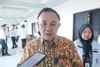Deputi Bidang KSPK BKKBN, Nopian Andusti didampingi Kepala BKKBN Provinsi Kepri, Rohina. Foto: ANTARA/Ogen