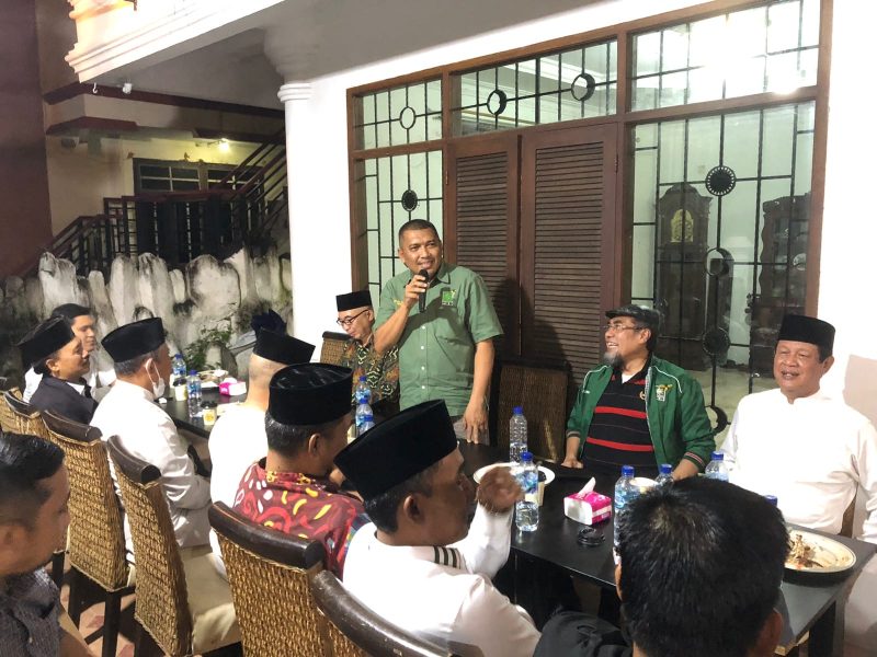 Dewan Perwakilan Wilayah (DPW) Partai Kebangkitan Bangsa (PKB) Kepri mengadakan tasyakuran. Kegiatan tersebut terselenggara karena turunnya SK dari DPP yang menetapkan Rocky Marciano Bawole sebagai Ketua DPW PKB Kepri. Foto: INIKEPRI.COM 