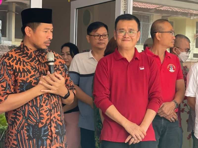 Ketua Dewan Perwakilan Rakyat Daerah (DPRD) Kota Batam Nuryanto SH MH Apresiasi Pembagian Paket Sembako di Vihara Bodhi Marga. Foto:INIKEPRI.COM 