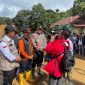 Gubernur Kepri H. Ansar Ahmad bersama kepala BNPB RI Letjen TNI Suharyanto, Deputi Bidang Penanganan Darurat BNPB RI Mayjen TNI Fajar Setyawan, Danrem 033 Wira Pratama Brigjen TNI Yudi Yulistyanto dan Kapolda Kepri Irjen Pol.Drs. Tabana Bangun tiba di lokasi bencana. Foto: Diskominfo Kepri 