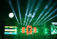 Tahun ini bank bjb kembali menyelenggarakan Konser Now Playing Festival yang menghadirkan puluhan musisi papan atas dari dalam maupun luar negeri. Festival tersebut berlangsung pada dua pekan yang berbeda di Lapangan Pussenif, Kota Bandung. Foto: bank bjb untuk INIKEPRI.COM 