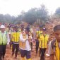 Cen Sui Lan Anggota Komisi V DPR RI Fraksi Golkar Dapil Kepri bersama Basuki Hadi Mulyono Menteri PUPR dan Muhadjir Effendy Menko PMK meninjau lokasi pascanbencana longsor d Serasan, Natuna. Foto: dok/suaraserumpun.com