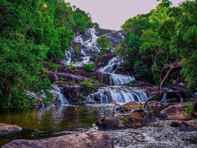 Air Terjun Temburun. Foto: Instagram @wisata.kepri