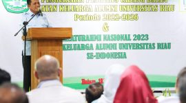 Gubernur Kepulauan Riau H. Ansar Ahmad menghadiri penatikan dan pengukuhan Ikatan Keluarga Alumni Universitas Riau (IKA-UNRI) Cabang Kota Batam Periode 2022 - 2026. Foto: Diskominfo Kepri 