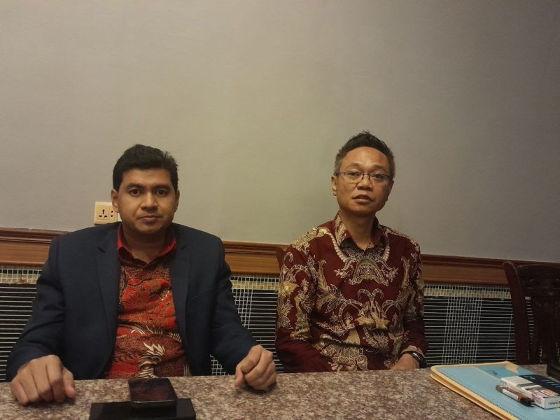 Kuasa Hukum Wakabinda Kepri Ade Darmawan D, SH dan Lechumanan, SH saat konferensi pers. Foto: Istimewa