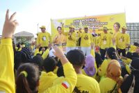 Anggota DPR RI dari Partai Golkar Dapil Kepulauan Riau Cen Sui Lan menggelar senam sehat bersama masyarakat Kota Batam, pada Minggu 12 Maret 2023 pagi, di Nagoya Thamrin City, Kota Batam. Foto: Cen Sui Lan untuk INIKEPRI.COM 