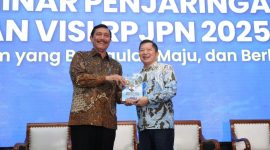 Menko Marves Luhur Binsar Panjaitan dan Menteri PPN/Kepala Bappenas Suharso Monoarfa di Seminar Penjaringan Masukan Visi RPJPN 2025-2045: Negara Maritim yang Berdaulat, Maju, dan Berkelanjutan di Gedung Bappenas, Senin (20/3/2023). Foto: Bapenas