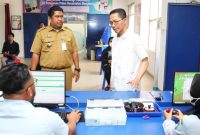 Wakil Wali Kota Batam Amsakar Achmad menghadiri kegiatan Orientasi Pelatihan Teknis bagi Tim Pendampingan Keluarga di Aula Kantor Camat Bengkong, Senin (20/3/2023) siang. Foto: MC Batam 