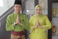Wakil Wali Kota Batam Amsakar Achmad beserta istri Erlita Sari. Foto: INIKEPRI.COM 