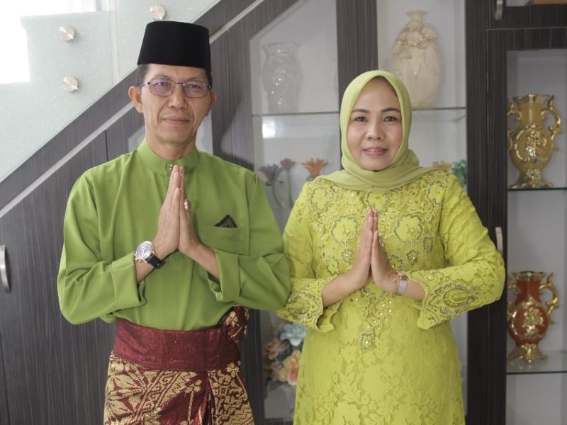 Wakil Wali Kota Batam Amsakar Achmad beserta istri Erlita Sari. Foto: INIKEPRI.COM 