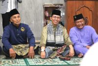 Wakil Wali Kota Batam Amsakar Achmad saat Safari Ramadan bersama rombongan di Masjid Temenggung Abdul Jamal, Kelurahan Bulang Lintang Kecamatan Bulang, Sabtu (25/3/2023). Foto: MC Batam
