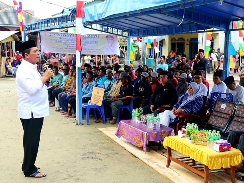 Salah satu program unggulan Gubernur Kepulauan Riau H. Ansar Ahmad adalah memberikan layanan BPJS Kesehatan bagi para nelayan. Foto: Diskominfo Kepri 