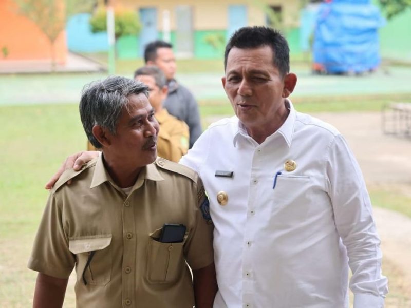 Gubernur Ansar saat berkunjung ke salah satu Sekolah di Kota Batam. Foto: Diskominfo Kepri 