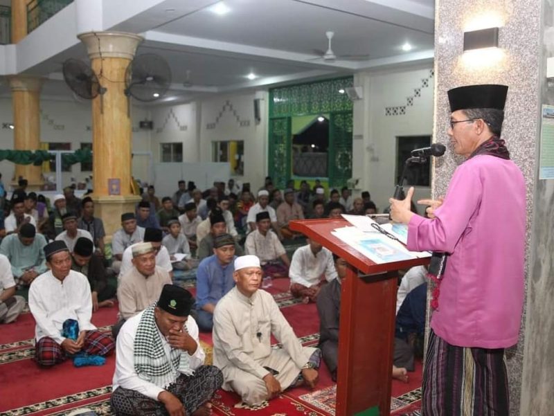 Wakil Wali Kota (Wawako) Batam Amsakar Achmad di Masjid Al Barokah Kavling Sagulung. Foto: MC Batam 