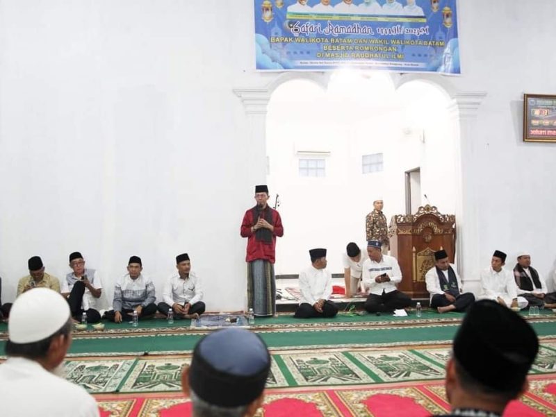 Wakil Wali Kota Batam Amsakar Achmad Safari Ramadan di Bengkong. Foto: MC Batam 