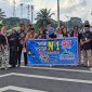 Alumni SMP Negeri 1 Dabo Singkep berbagi tajil. Foto: INIKEPRI.COM 