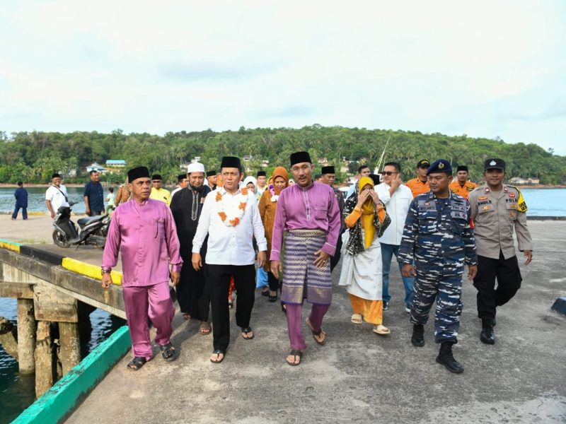 kunjungan kerja Gubernur Ansar di Kabupaten Lingga dengan Safari Ramadan di Masjid At-Taqwa, Penuba. Foto: Diskominfo Kepri 