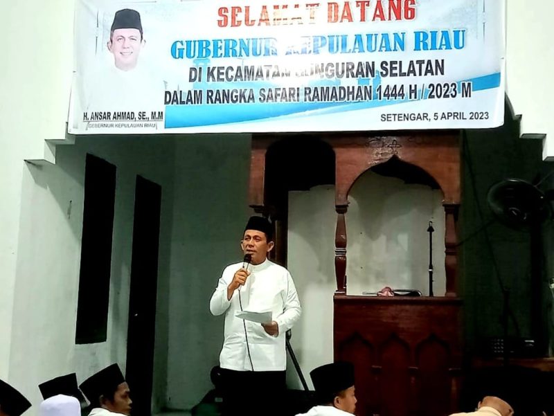 Safari Ramadhan Gubernur Ansar di Masjid Asyukro, Dusun Setengar, Desa Cemaga Selatan, Kecamatan Bunguran Selatan, Natuna. Foto: Diskominfo Kepri 