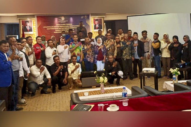 Ketua Komisi Pemilihan Umum (KPU) Batam merilis daftar pemilih sementara (DPS) untuk Pemilihan Umum (Pemilu) 2024 mendatang. Tercatat ada 852.727 DPS yang berhasil dihimpun KPU. Foto: Istimewa 