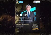 Direktur Utama bank bjb Yuddy Renaldi menyabet predikat Best CEO 2023 in KBMI 2 kategori Employees' Choice. Foto: bank bjb untuk INIKEPRI.COM