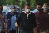 Bupati Kepulauan Meranti, Riau, Muhammad Adil yang terjaring operasi tangkap tangan (OTT) Komisi Pemberantasan Korupsi (KPK) pada Kamis (6/4/2023) malam akhirnya tiba di Gedung Merah Putih KPK, Jumat (7/4/2023) pada pukul 16.00 WIB. Foto: Istimewa 