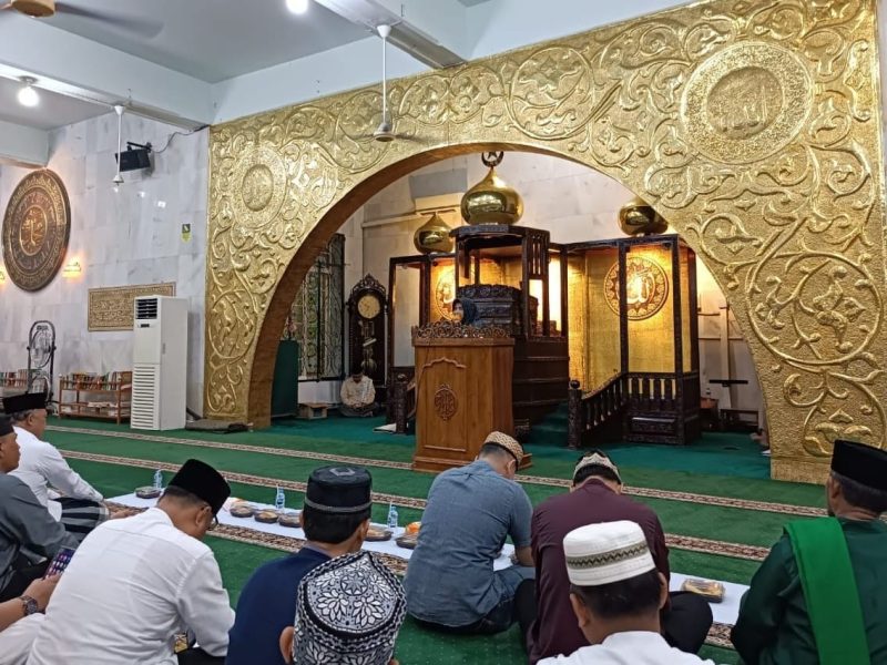 Pemerintah Kota Tanjungpinang, menggelar peringatan malam Nuzulul Qur'an 1444 Hijriah, di Masjid Agung AL-Hikmah, Jalan Masjid, Jum'at (7/4/2023) malam. Foto: Diskominfo Kepri 