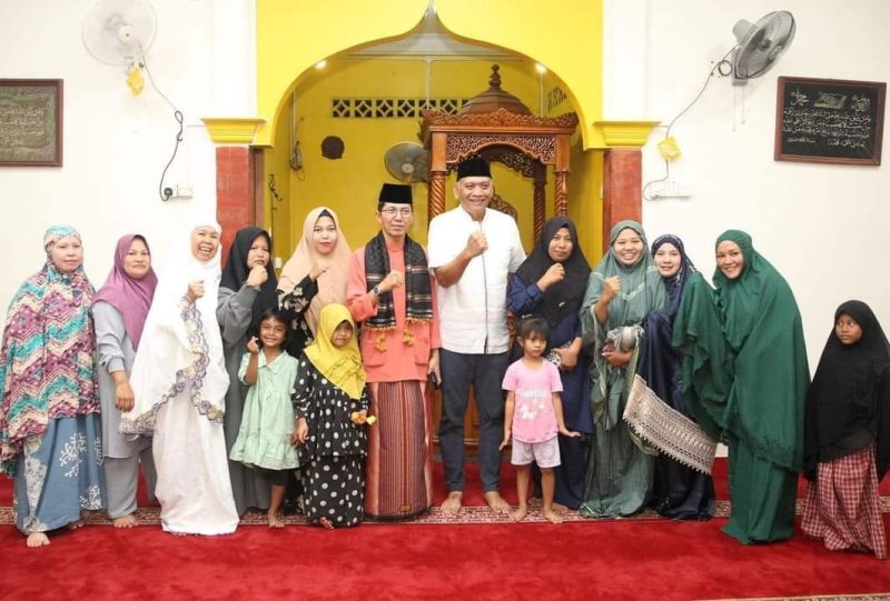 Wakil Wali Kota Batam Amsakar Achmad di Masjid Al Muttaqin. Foto: MC Batam 