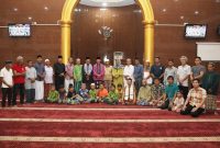 Wakil Wali Kota Batam Amsakar Achmad saat safari Ramadan di Masjid Ar Rahman Komplek Baloi Kusuma Indah Batu Selicin, Lubuk Baja, Selasa (11/4/2023). Foto: MC Batam

