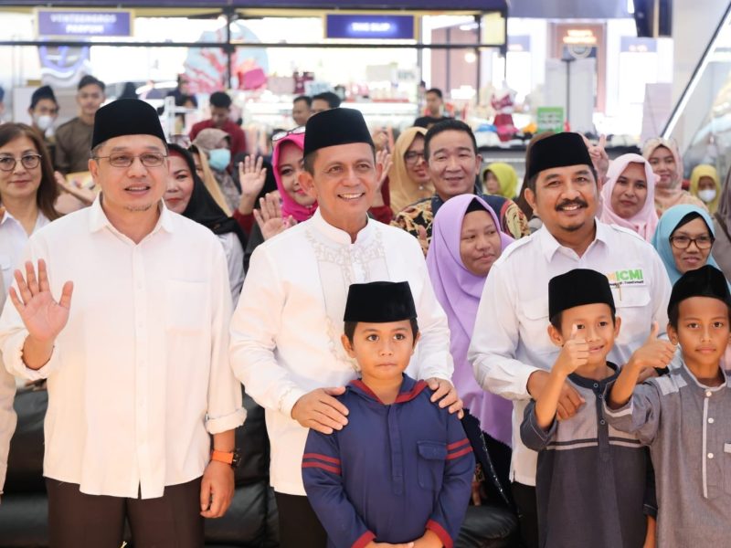 Gubernur Kepulauan Riau H. Ansar Ahmad menghadiri kegiatan Ramadhan Fair yang diselenggarakan Majelis Pengurus Daerah ICMI Kota Batam di Auditorium Mega Mall Batam, Sabtu (15/4). Foto: Diskominfo Kepri 