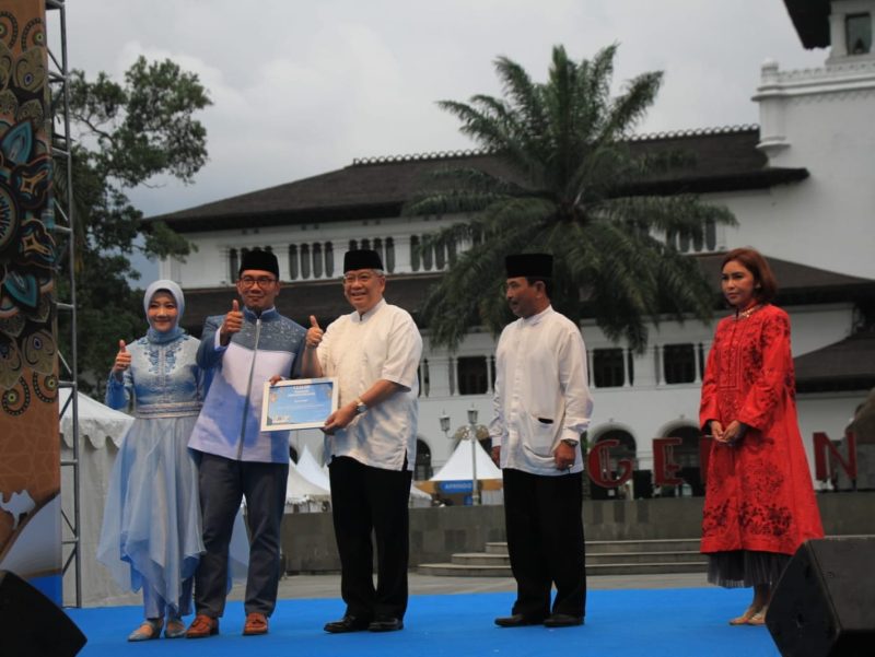 Acara Bulan Berbagi Berkah on the street (BUBOS) tahun ini kembali digelar. Mengusung tema 'Bertasbih' (Berbagi Cinta, Berkah dan Kasih), BUBOS 7 Bertasbih diselenggarakan pada Sabtu, 15 April 2023 di halaman Gedung Sate Kota Bandung. Foto: bank bjb untuk INIKEPRI.COM