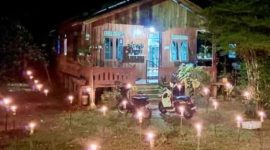 Tradisi Nyala Lampu di Penghujung Ramadan. Foto: ANTARA 