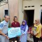 Wali Kota Tanjungpinang, Hj. Rahma, S.IP.,MM., bersama Jasa Raharja menyalurkan santunan kepada ahli waris Andrean Saswara Nasution yang merupakan korban terhadap insiden kecelakaan yang dialami Kapal SB Evelyn Calisca 01 di perairan guntung, Pulau Burung, Kabupaten Inderagiri Hilir (Inhil), Provinsi Riau pada Kamis, (27/4/2023) lalu. Foto: Diskominfo Kepri 