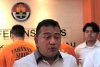 Dirreskrimsus Polda Kepri, Kombes Pol Nasriadi mengatakan, Dirut PT Jaya Putra Kundur, Johanis sebagai tersangka kasus penggelapan jual beli unit ruko di kawasan pasar Mitra 2 Batam Center.  