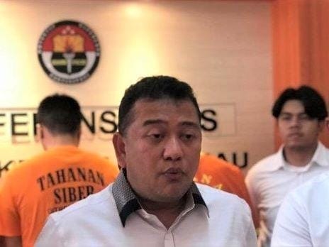 Dirreskrimsus Polda Kepri, Kombes Pol Nasriadi mengatakan, Dirut PT Jaya Putra Kundur, Johanis sebagai tersangka kasus penggelapan jual beli unit ruko di kawasan pasar Mitra 2 Batam Center.  