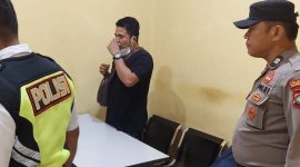 Dua orang penumpang kapal Fery diamankan pihak Kepolisian pos pelabuhan Fery Domestik Sekupang Batam, Kamis (4/5/2023) pagi. Foto: Istimewa 