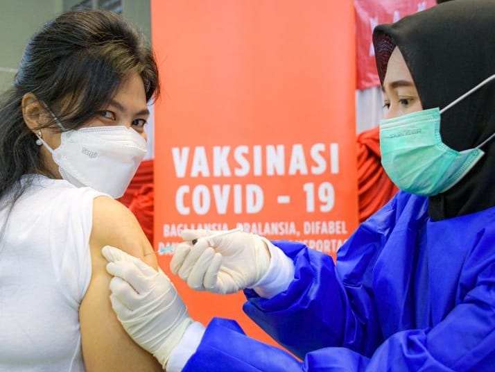 Vaksinasi COVID-19. Foto: Kemenkes
