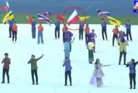 Bendera Indonesia dengan posisi terbalik di Gladi Pembukaan SEA Games di Kamboja. Foto: Tangkapan Layar