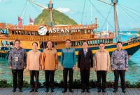 Para Pemimpin Negara Anggota ASEAN berfoto bersama sebelum Pertemuan ke-15 dari negara perwakilan IMT-GT (Indonesia-Malaysia-Thailand Growth Triangle) pada KTT-ke 42 ASEAN, Kamis (11/5/2023) di Labuan Bajo. Foto: ASEAN2023 Host Photographer