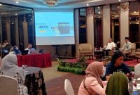 Anggota Badan Pelaksana BPKH Amri Yusuf dan Deputi Kesekretariatan BPKH, Juni Supriyanto saat menggelar dialog terkait pengelolaan dana haji bersama awak media di Batam. Foto: Istimewa 