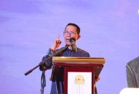 Wakil Wali Kota Batam, Amsakar Achmad saat menjadi narasumber dalam Kegiatan Indonesia Young Preneur Business Forum 2023, di Ballroom Best Western Premium Hotel, Jumat (12/5/2023). Foto: MC Batam 