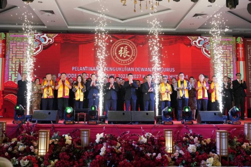 Anggota DPR RI dari Partai Golkar Dapil Kepulauan Riau Cen Sui Lan menghadiri Pelantikan dan Pengukuhan Dewan Pengurus Yayasan Marga Zhang Batam. Foto: Istimewa 