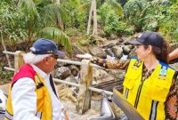 Anggota DPR RI dari Partai Golkar Dapil Kepulauan Riau Cen Sui Lan, saat bersama menteri basuki saat kunjungan ke Kepri. Foto: Istimewa