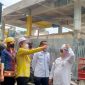 Anggota DPR RI dari Partai Golkar Dapil Kepulauan Riau Cen Sui Lan, saat mengecek kesiapan pembangunan Pasar Baru Tanjungpinang pada oktober tahun 2022 lalu. Foto: Istimewa 
