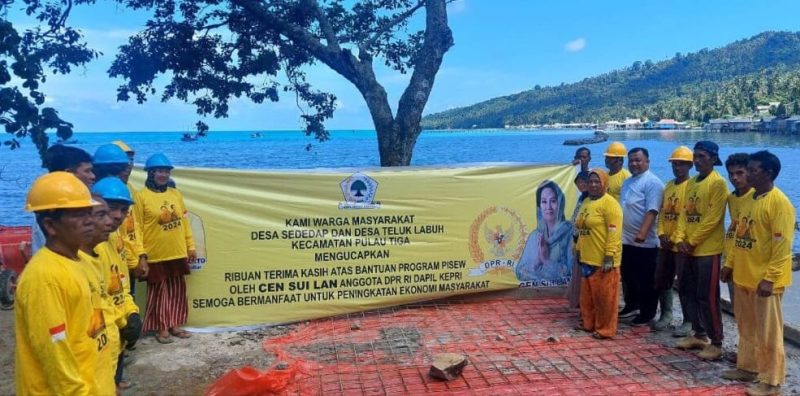 Menggunakan dana aspirasinya, Cen Sui Lan Anggota DPR RI dari Partai Golkar Dapil Kepulauan Riau merealisasikan jalan lingkar dua desa di Natuna. Foto: Istimewa 