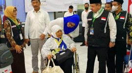 Sebanyak 373 jemaah haji kloter 3 Embarkasi Batam bertolak ke Madinah pada pukul 11:20 WIB dari Bandara Hang Nadim, Kamis (25/05/2023) menggunakan Saudia Airlines dengan nomor penerbangan SV 5027. Foto: Kemenag 