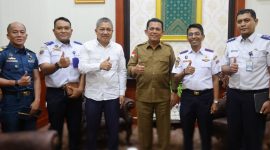 Silaturahmi Kepala Kantor Kesyahbandaran dan Otoritas Pelabuhan (KSOP) Tanjungpinang Ridwan Chaniago bersama Gubernur Kepulauan Riau Ansar Ahmad. Foto: Diskominfo Kepri 