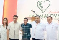Dermalove menggelar acara Beauty Bash 2023 di Atrium Timur Mega Mall Batam Center. Acara ini dibuka oleh Wakil Wali Kota Batam Amsakar Achmad. Foto: Istimewa 