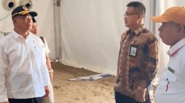 Menteri Koordinator Pembangunan Manusia dan Kebudayaan (Menko PMK) Muhadjir Effendy saat meninjau kemah yang disediakan untuk jemaah haji Indonesia. Foto: Kemenko PMK