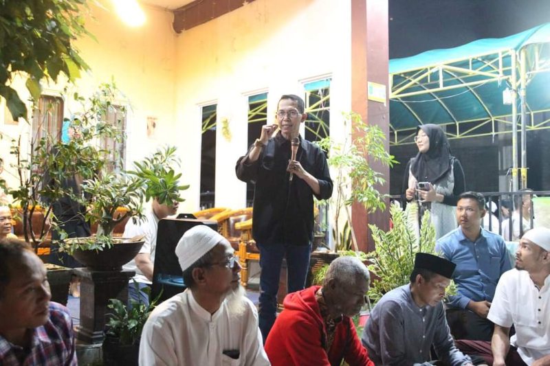 Tasyakuran sebagai wujud syukur atas capaian atlet Volly peraih medali emas pada SEA Games 2023 Kamboja asal Batam, Hernanda Zulfi digelar di Fasum RT 01/RW 12 Kelurahan Sadai, Minggu (4/6/2023). Foto:MC Batam 